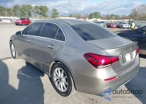 2020 Mercedes-Benz A 220 z USA, uszkodzony, nr VIN WDD3G4EBXLW038045